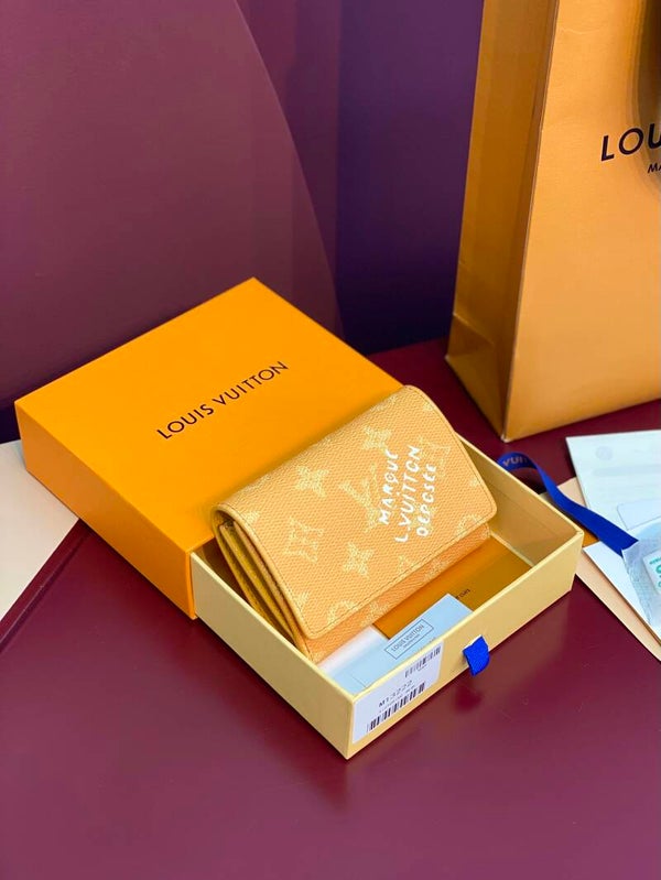 LV Etui