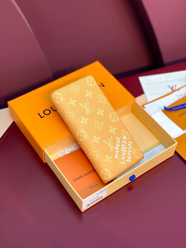 LV Etui