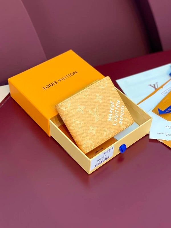 LV Etui