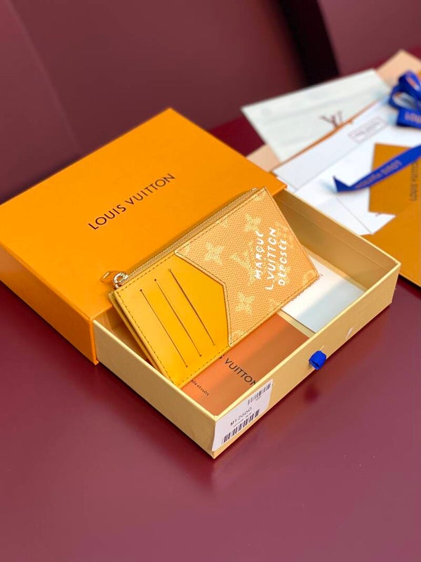 LV Etui
