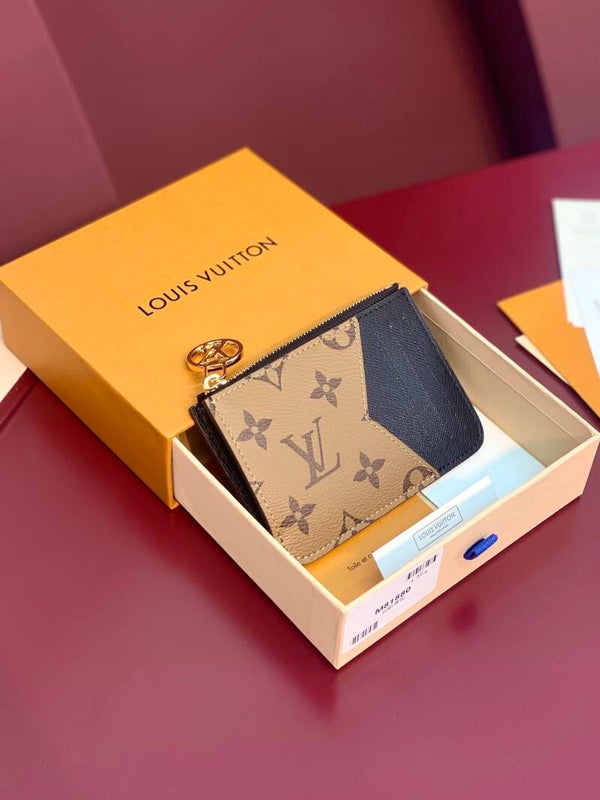 LV Etui