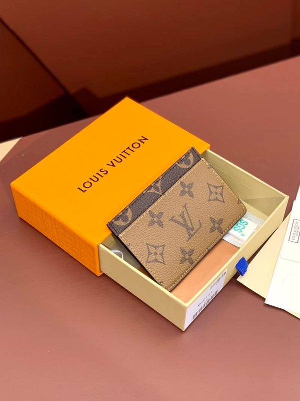 LV Etui