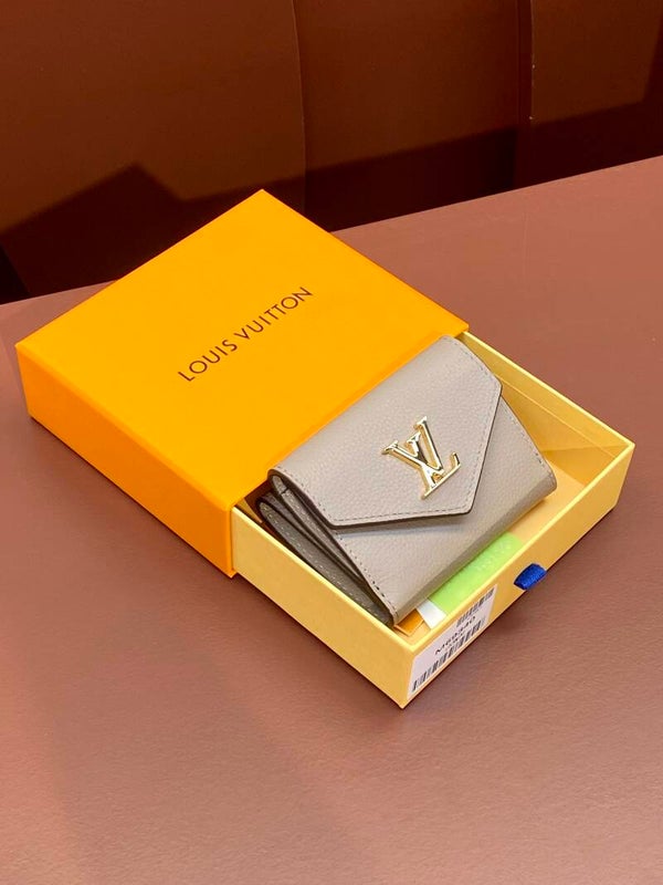 LV Etui