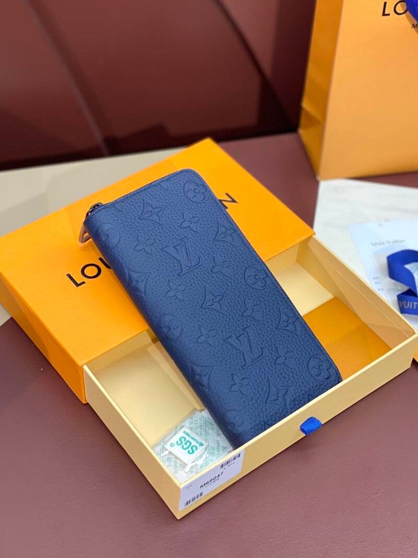 LV Etui