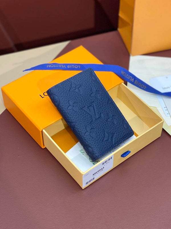 LV Etui