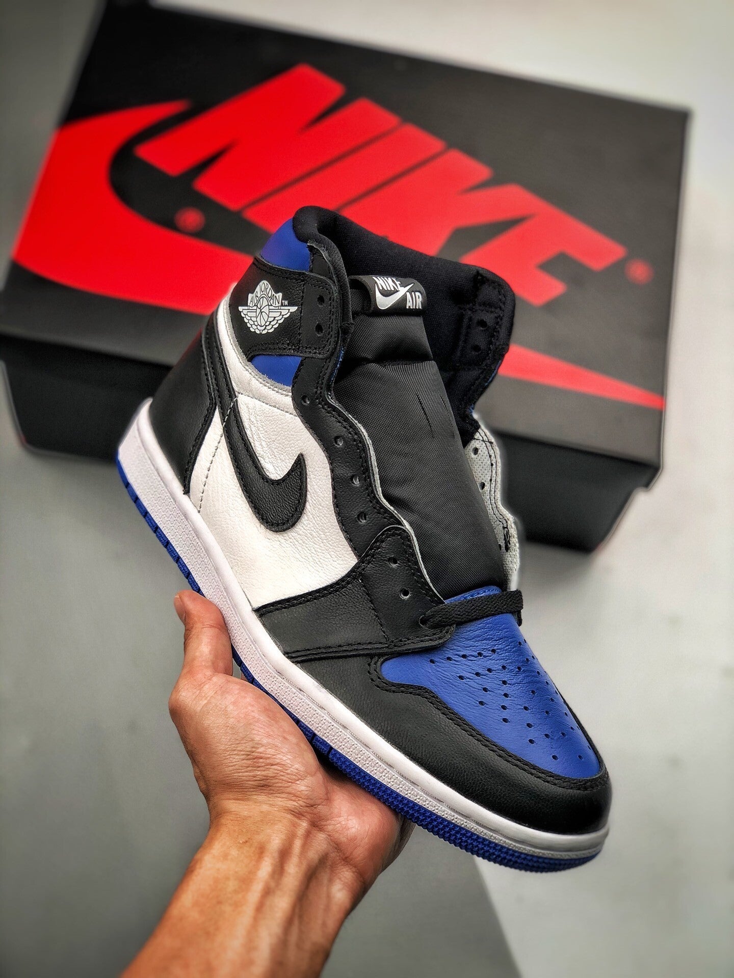 Air Jordan 1 Retro White Royal