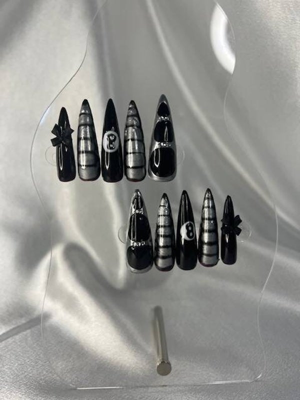 nagelset- Gothic vibes