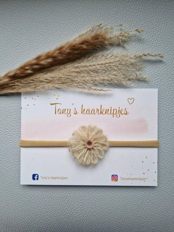 Nylon haarbandje met wol bloem gehaakt nude/beige
