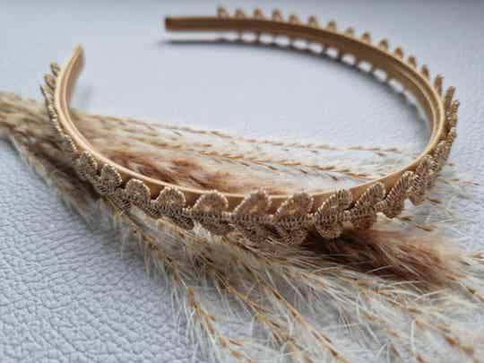 Diadeem met gouddraad hartjes (helemaal)