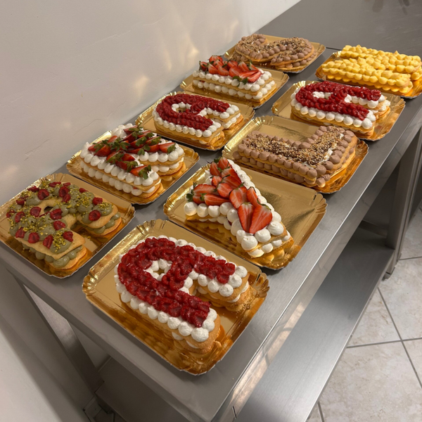 Les Number/Letter Cake