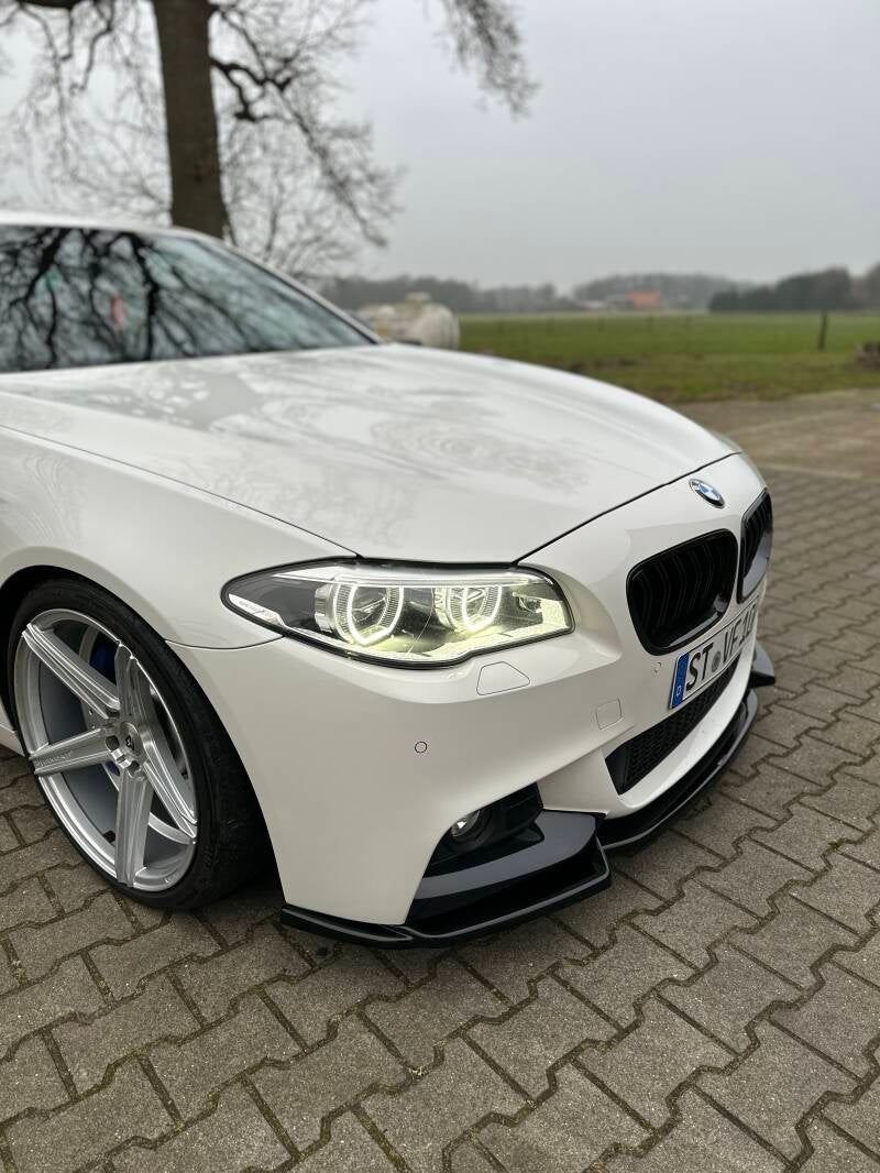 Mit Maxton front Lippe 