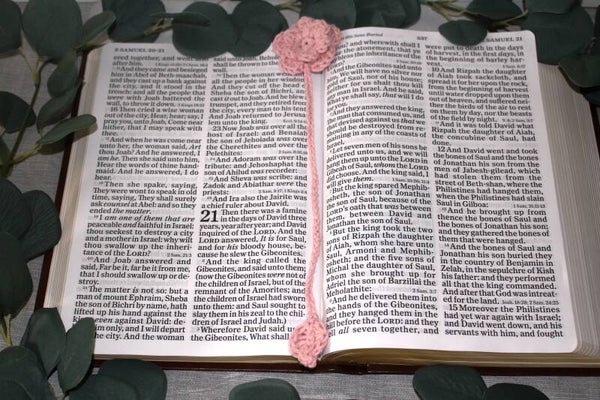 CRBM-009 Crochet Bookmarker