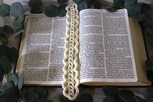 CRBM-012 Crochet Bookmarker