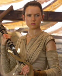 Rey in "The Force Awakens" op Jakku