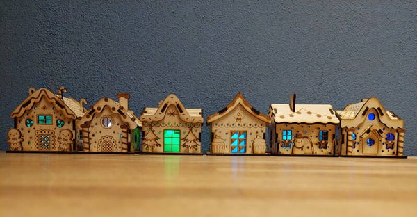 6 houten kersthuisjes met verlichting