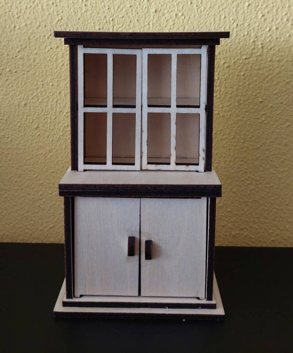 Houten kast met 2 deurtjes en 2 glasdeurtjes 1:12