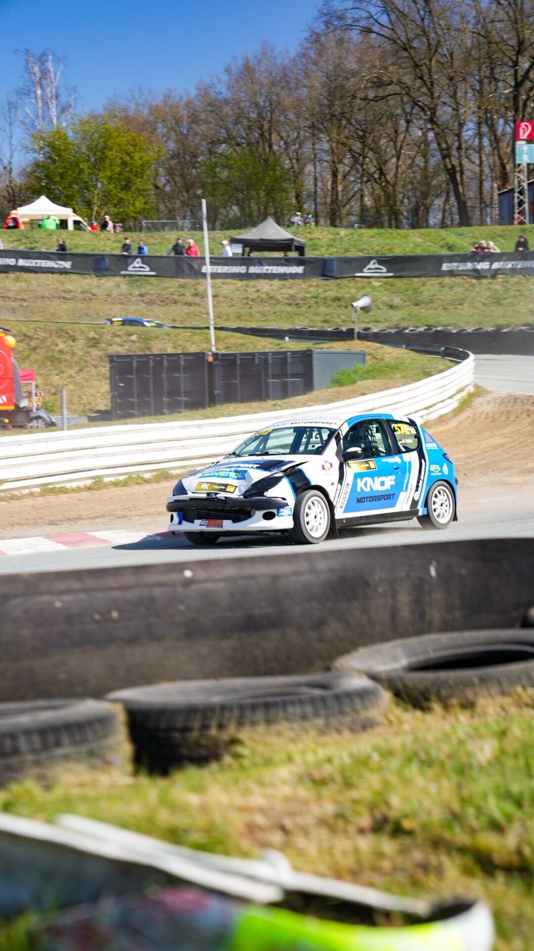 77826350-d3d4-4abf-98de-cfc2583c7a7a-standard-ix1w9p.jpg