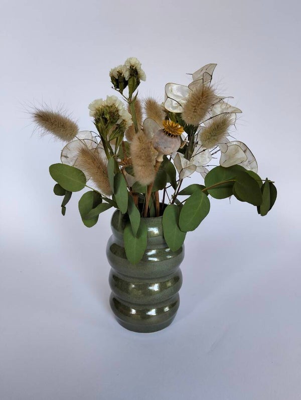 Vaasje met droogbloemen "Zeegras"