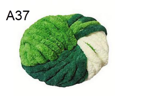 A37 Variegated chunky yarn