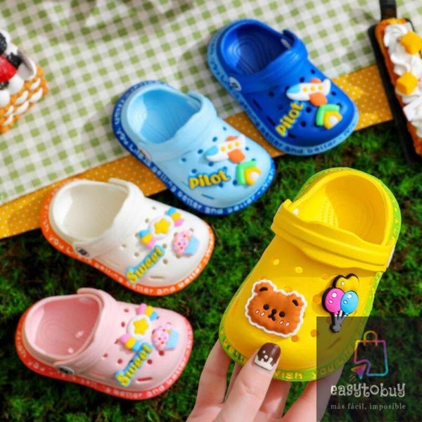 Sandalias crocs animadas