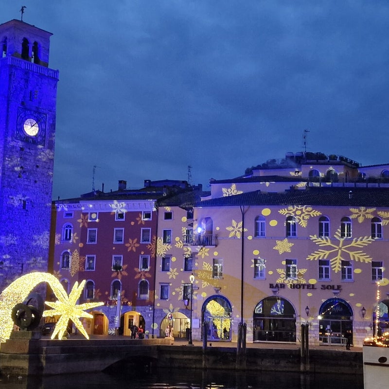 Bild: Riva zur Weihnachtszeit