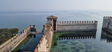 Hafenbecken Castello Sirmione