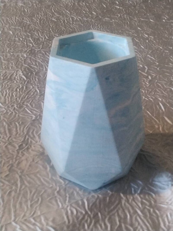 Vase en gypse marbré — Pièce unique