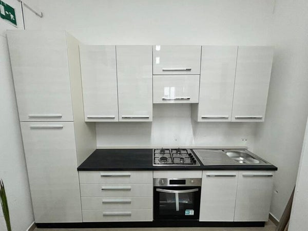 CUCINA MODERNA LUCIDA