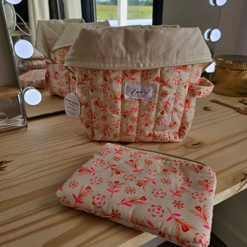 Trousse de toilette rose fluo et beige