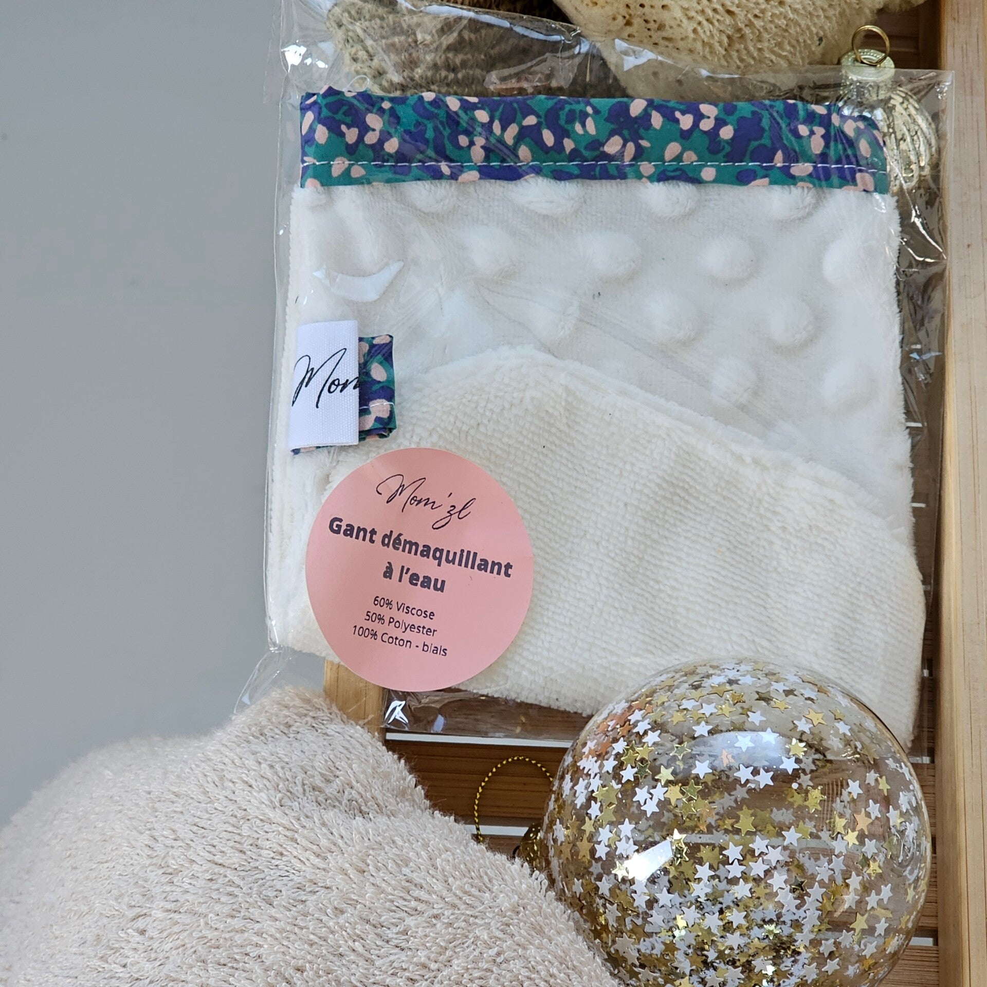 Gant démaquillant