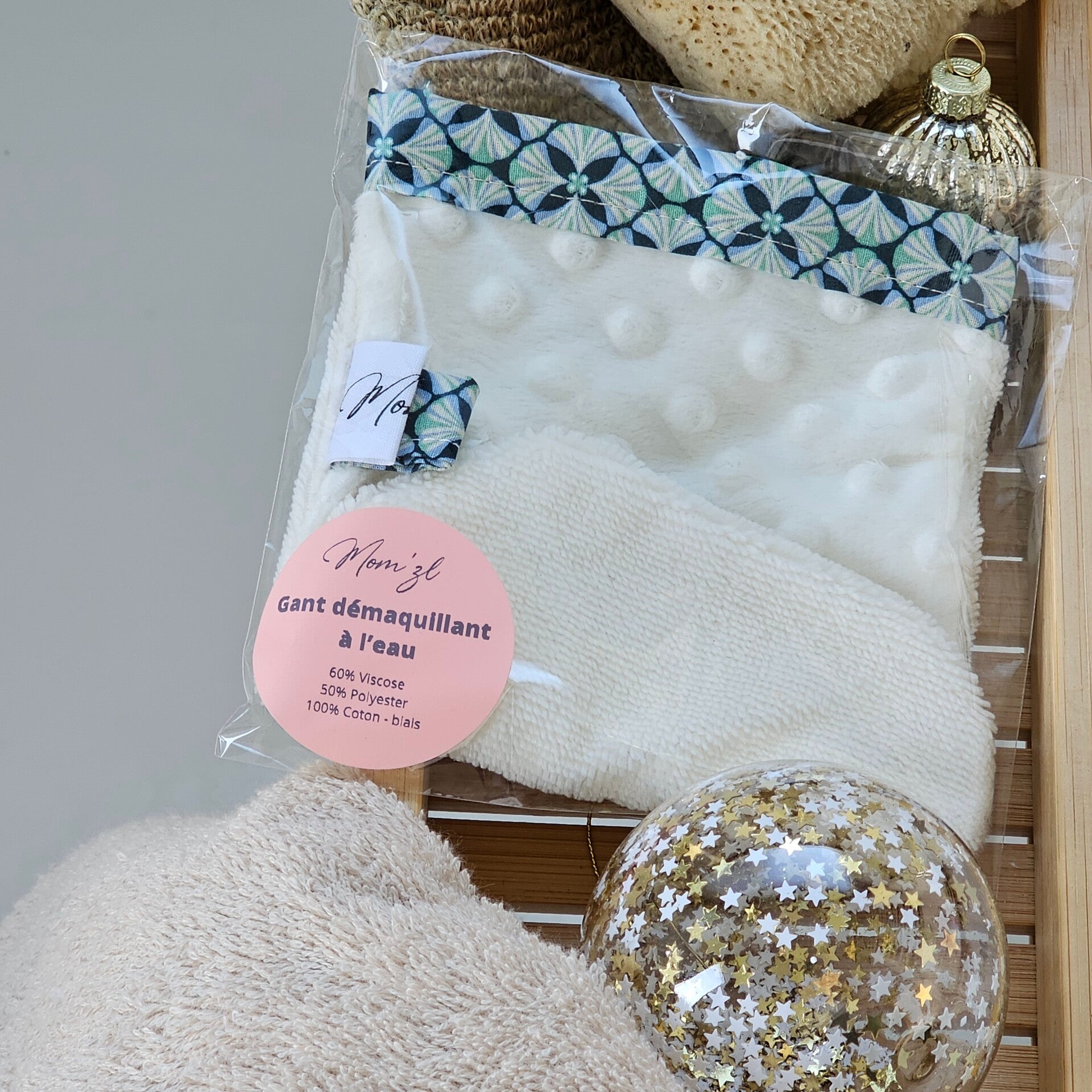 Gant démaquillant