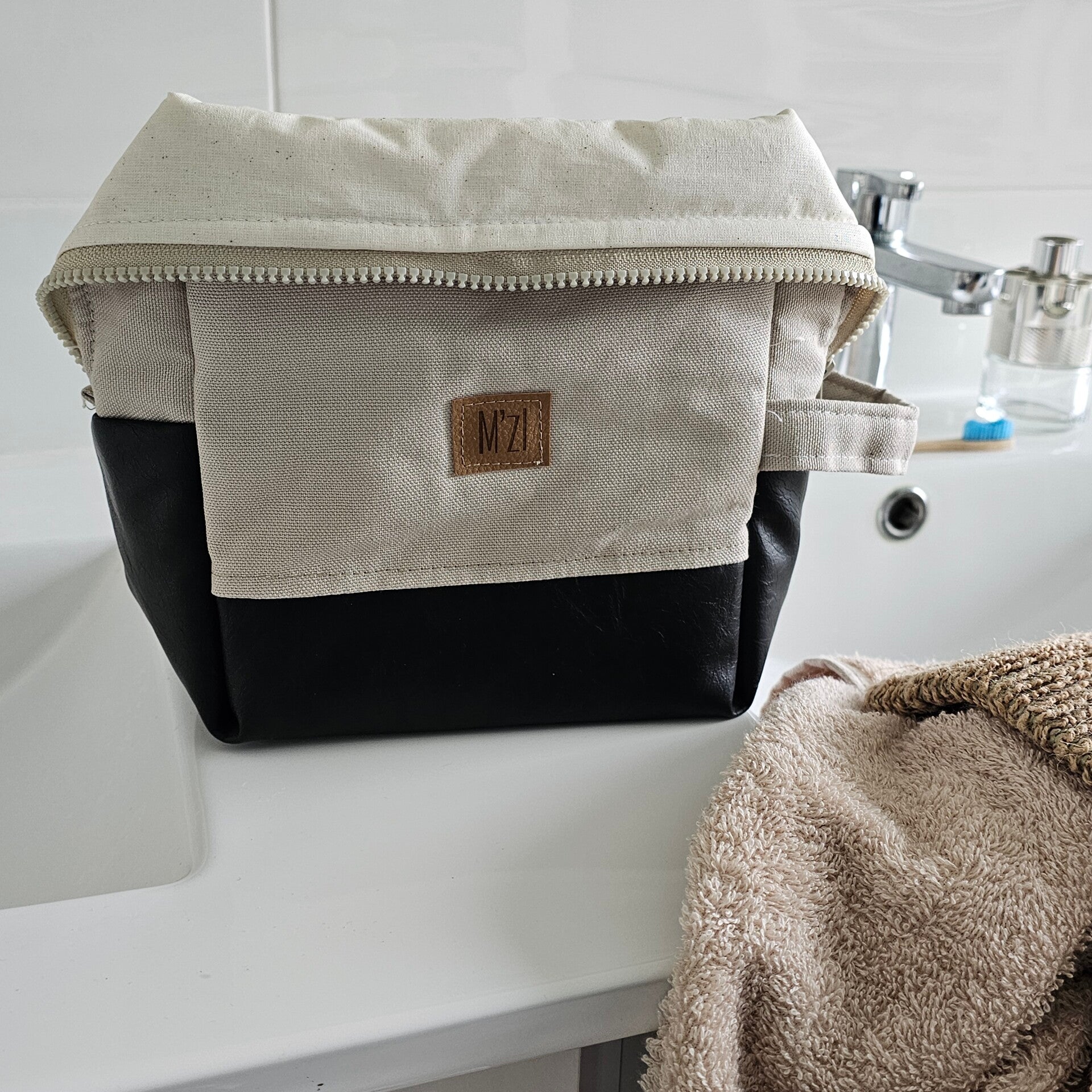 Trousse de toilette bi-color