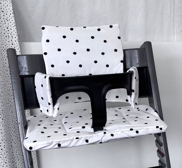 Witte kussenset met zwarte stippen