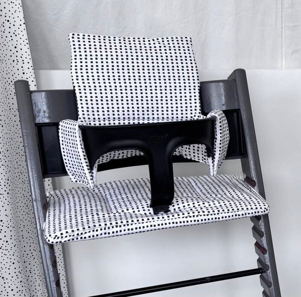 Witte kussenset met zwarte blokjes