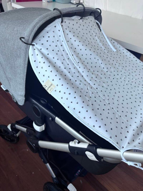 Zonnedoek met kleine hartjes