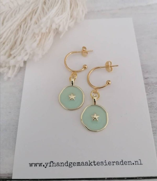 Oorbellen met zeegroen- gouden ster