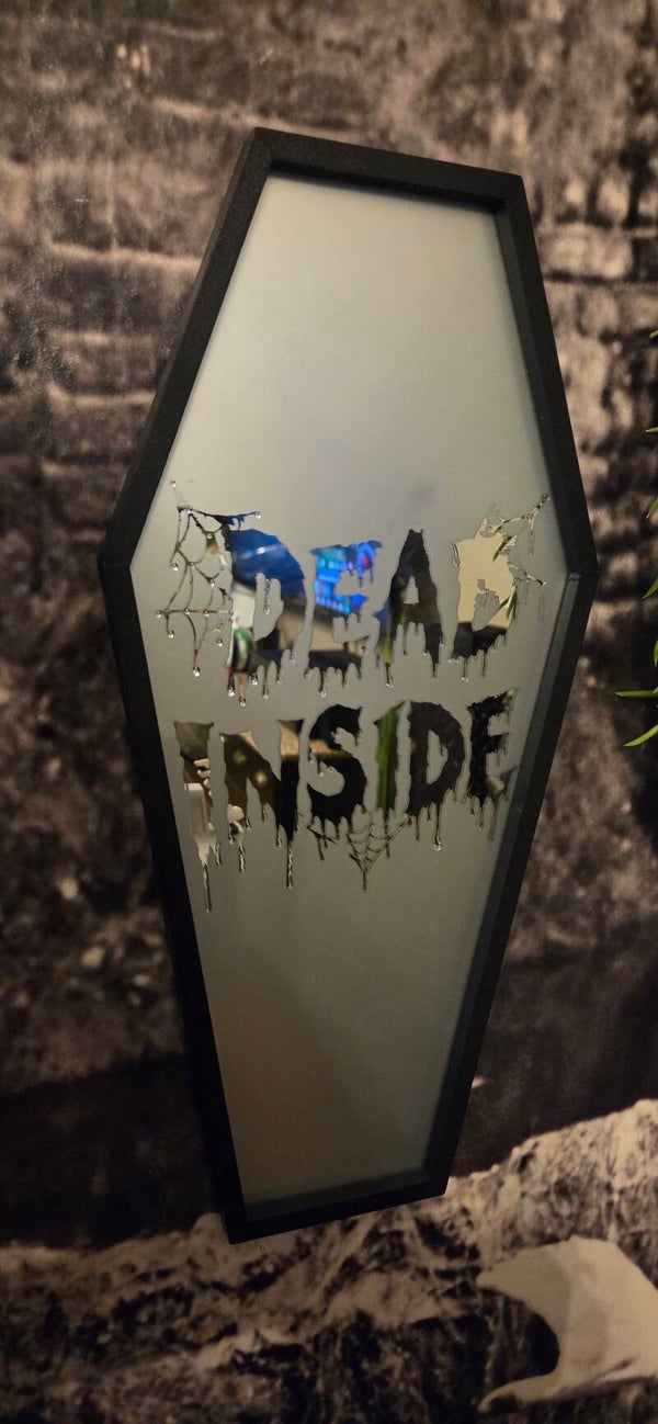 Sargspiegel Dead Inside