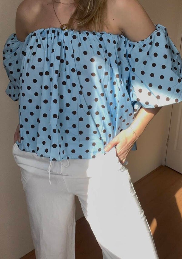 Off-shoulder polkadot top blue