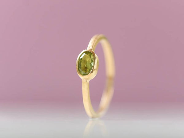 Fijne ring met peridoot