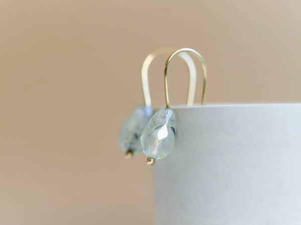 Oorhangers Prehniet