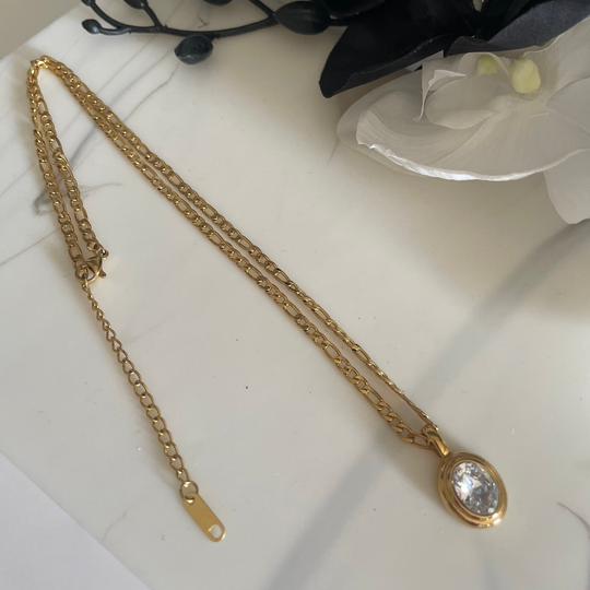 Nicole Necklace l Golden & Zirconia