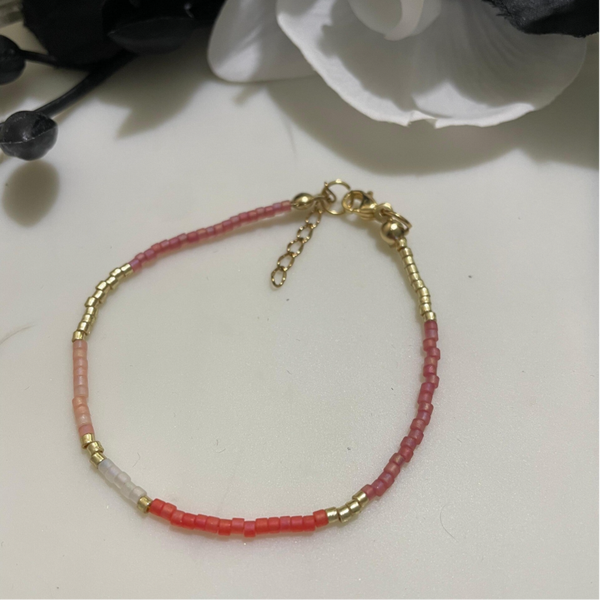 Soft Pink Bead Bracelet l Golden