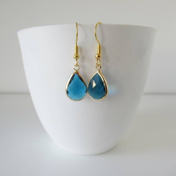 Goudkleurige petrol oorbellen (nr. 650)