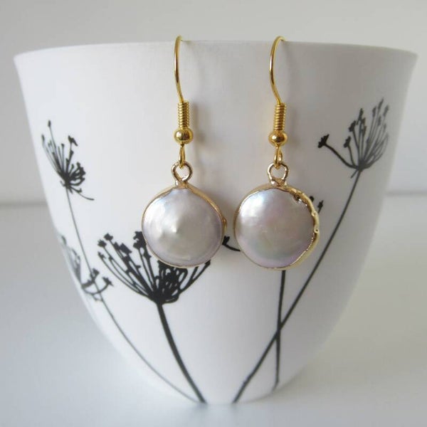 Goudkleurige parel oorbellen (nr 673)