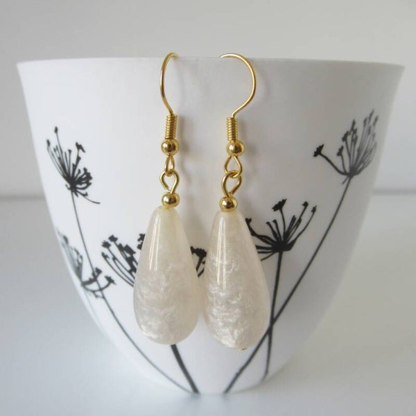 Goudkleurige prosecco white oorbellen (nr 674)