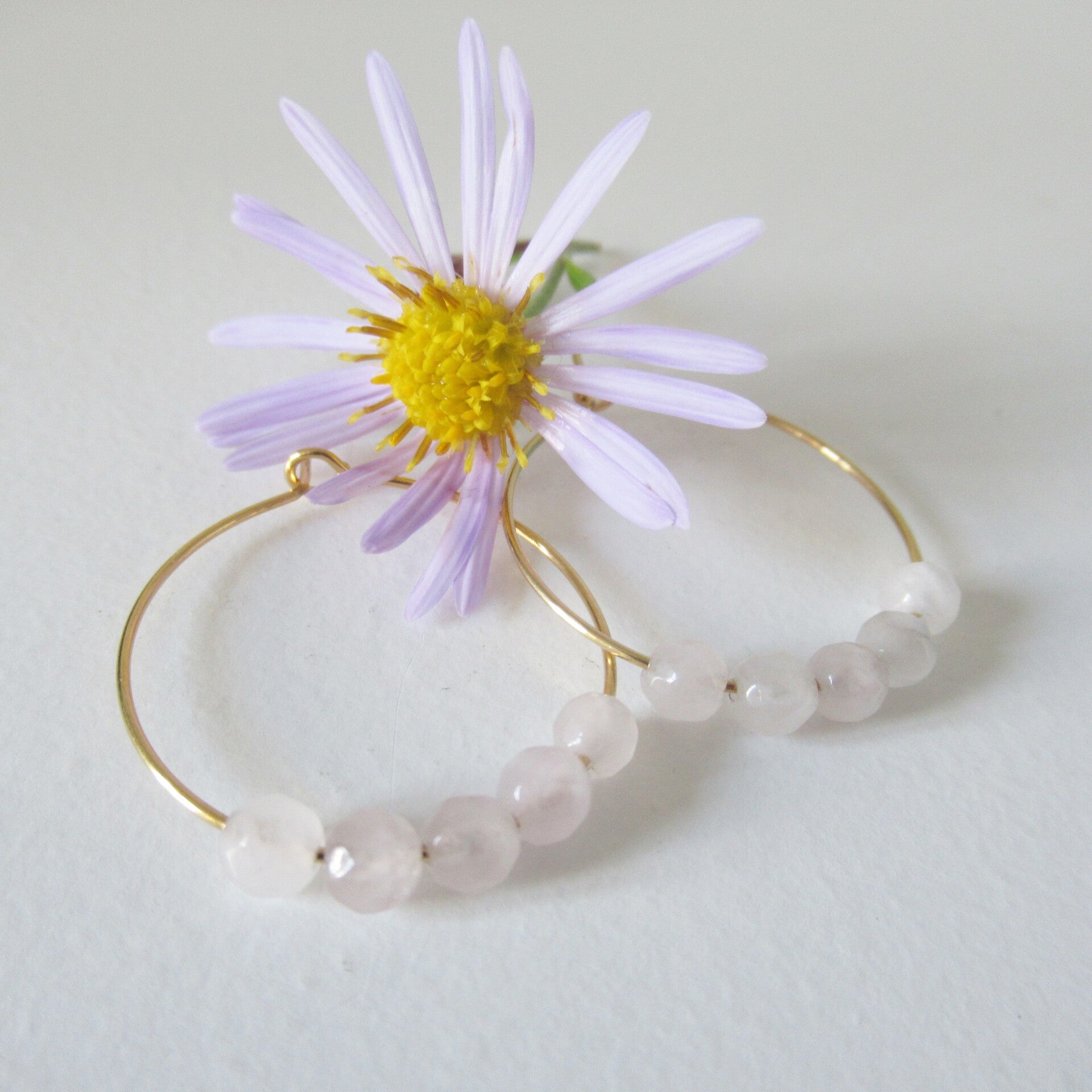 Goudkleurige creool met Rozenkwarts (nr. 003)