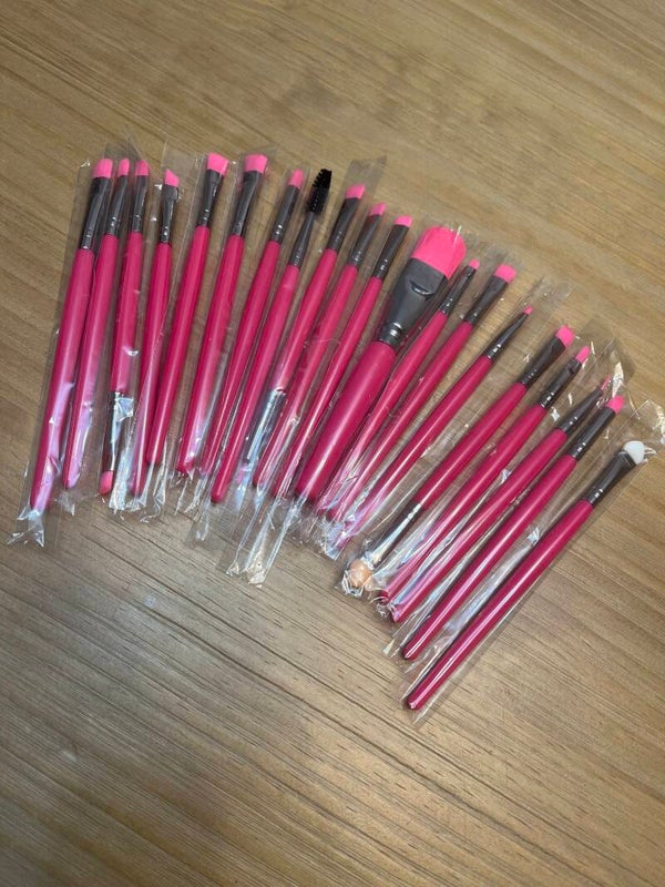 20-Piece Makeup Brush Set- Pink