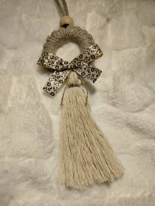Pochette anneau macramé avec pompon