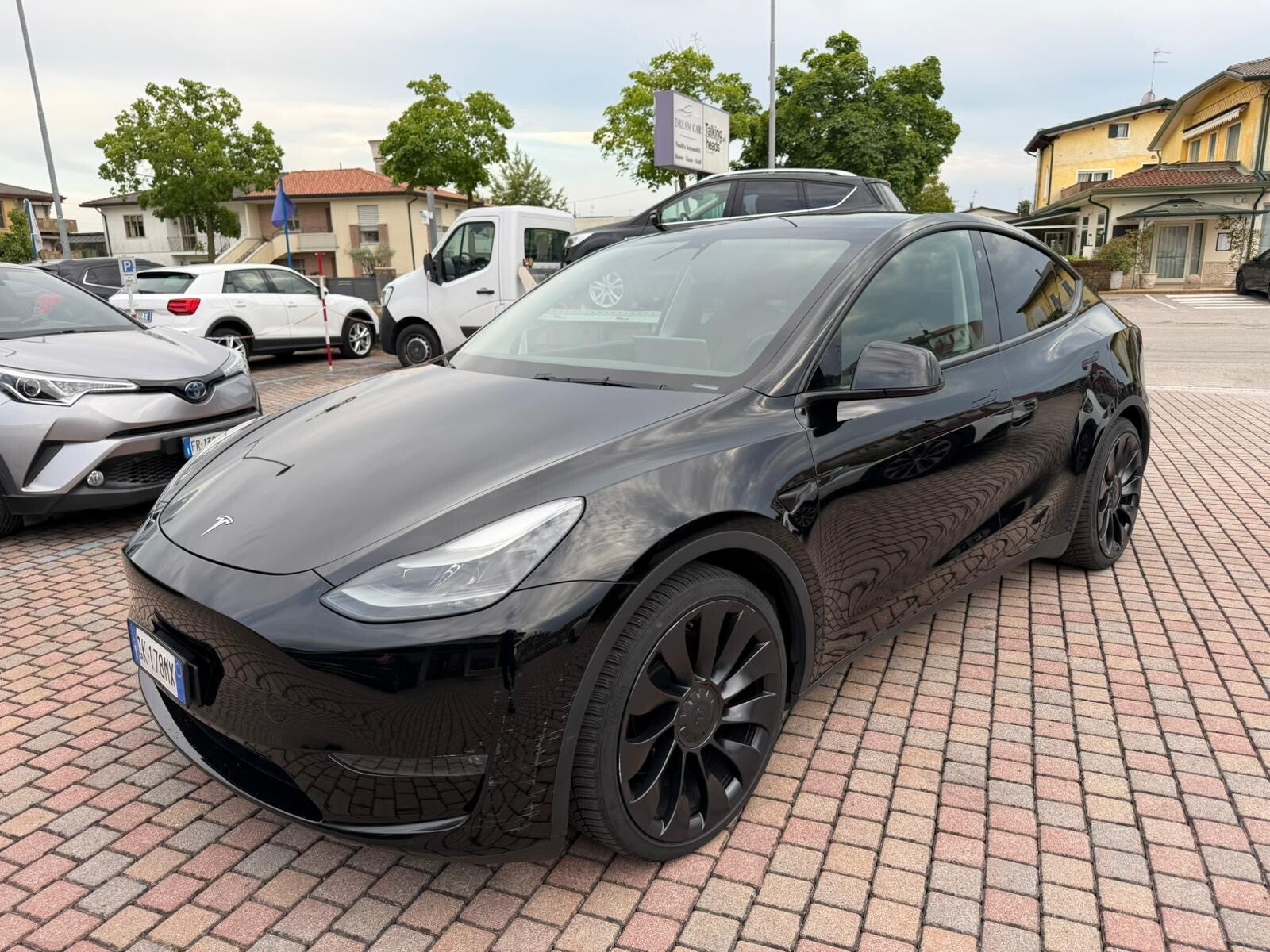 Tesla Model Y Performance Dual AWD