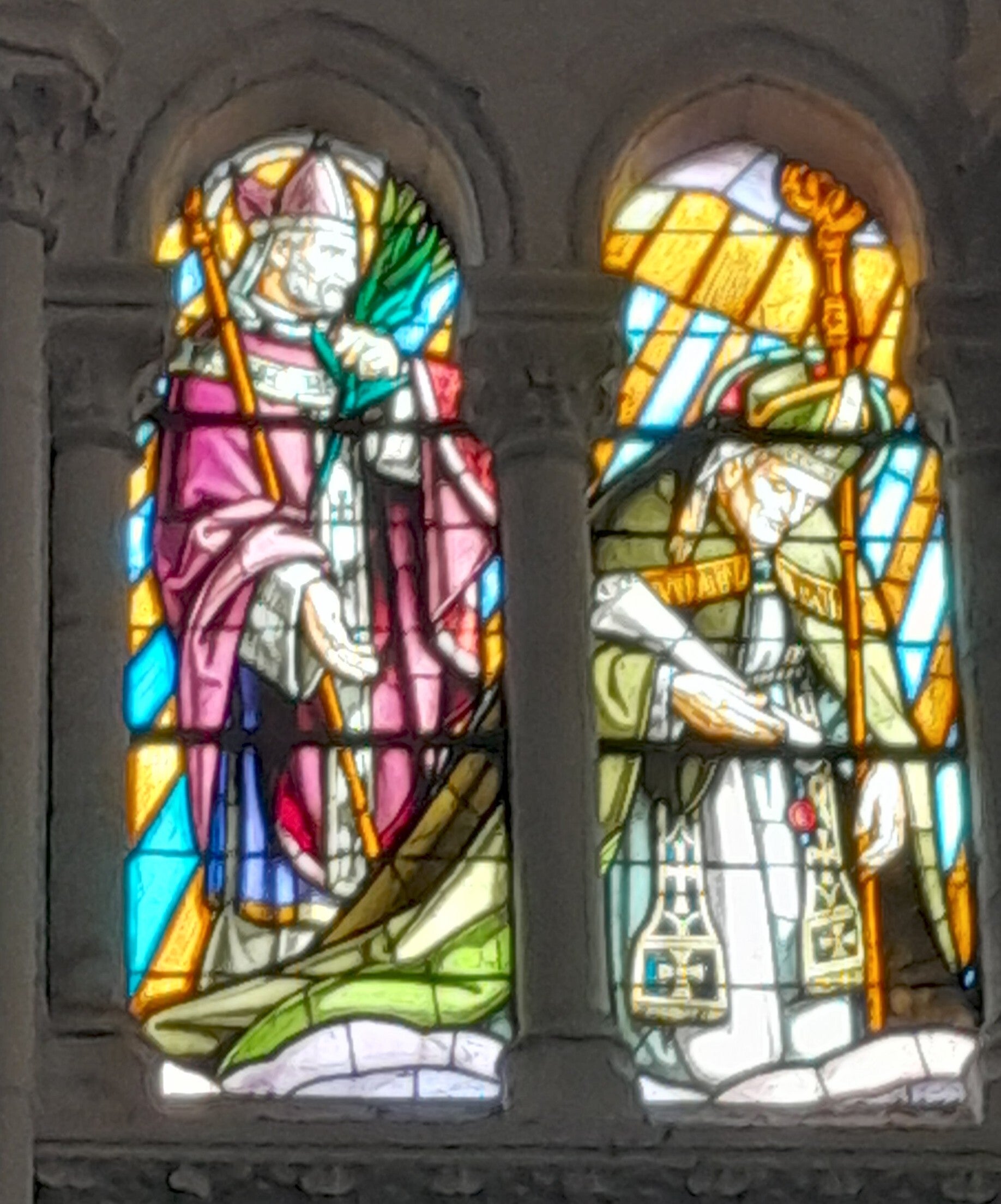 Dieu parle à mon coeur - Le Sanctuaire Notre Dame du Bout du Pont, refuge de la Mère et l'enfant - Pau - vitrail du choeur